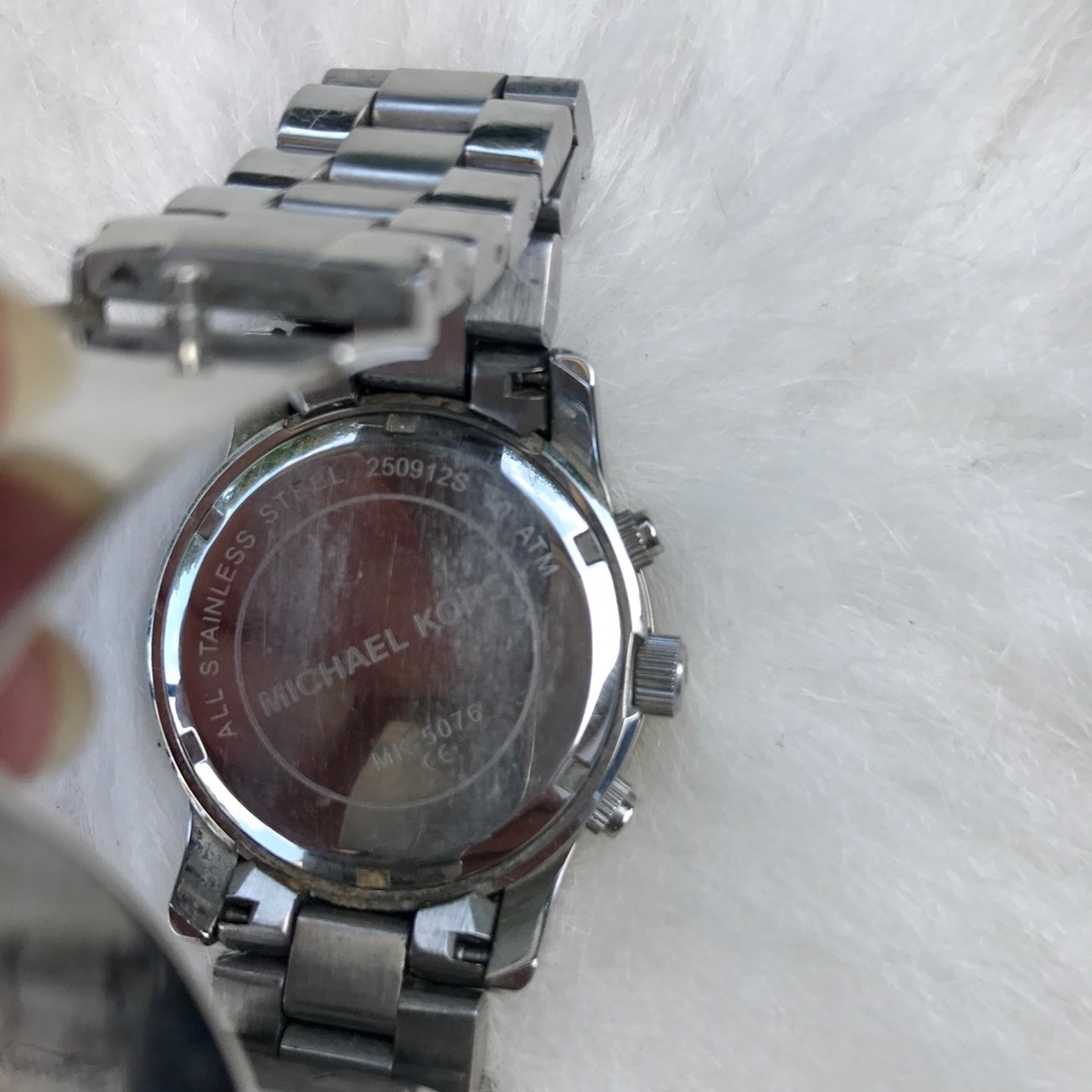 Michael Kors Watch - Picture 2 of 5